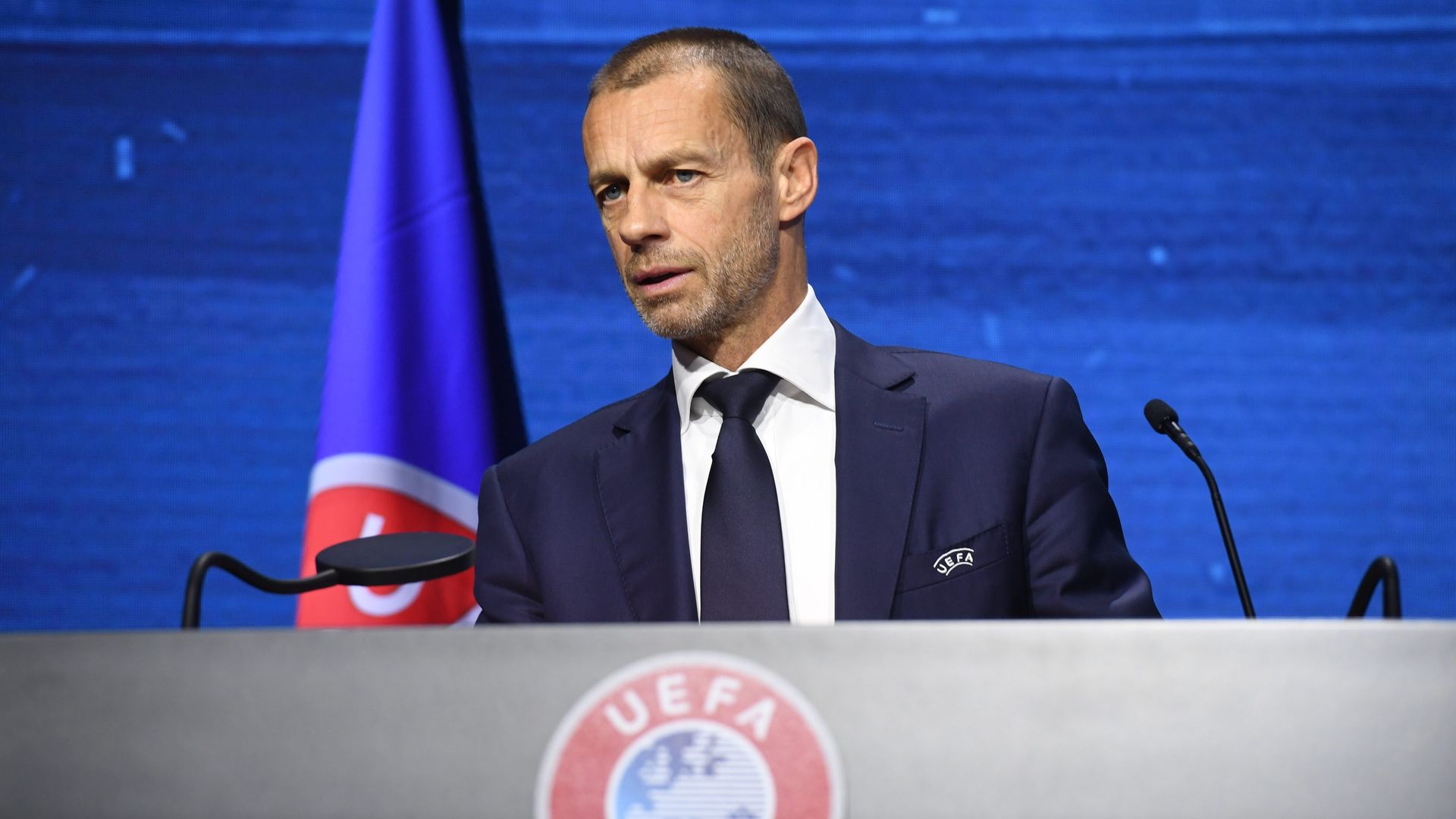 Super League Uefa Boss Kundigt Strafen An