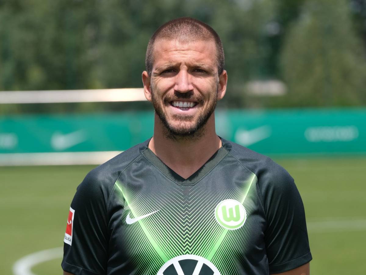 Camacho Aus Elf Millionen Fur Wolfsburg