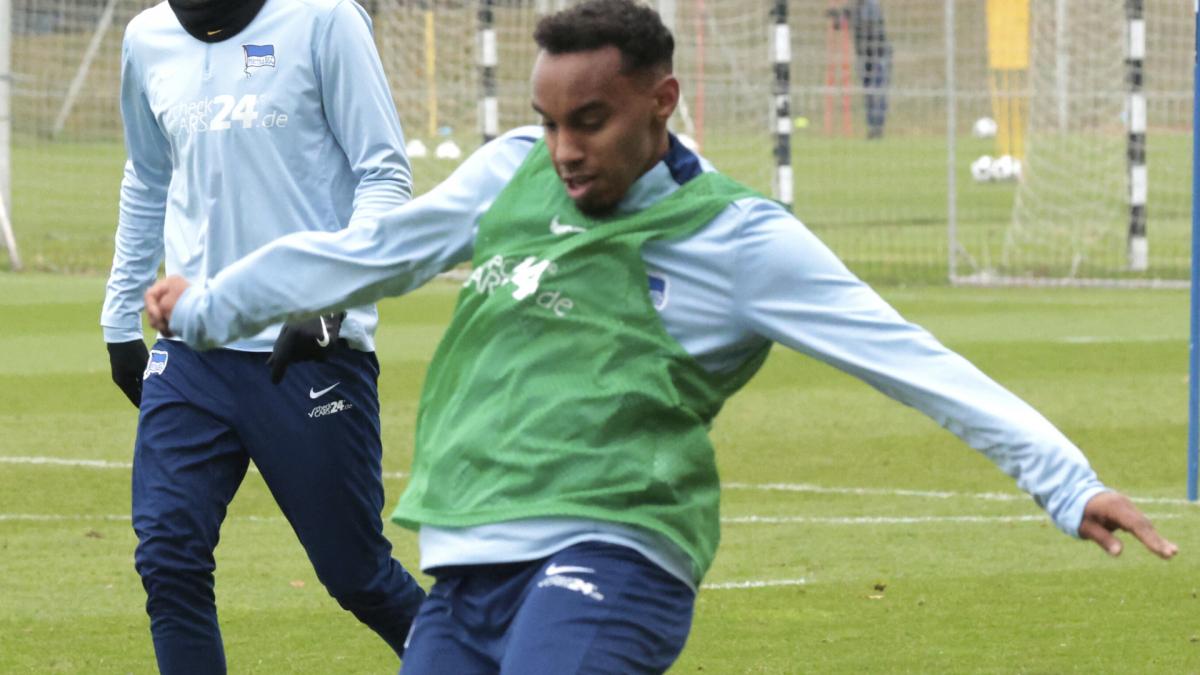 Hertha-Reservist-vor-dem-Absprung