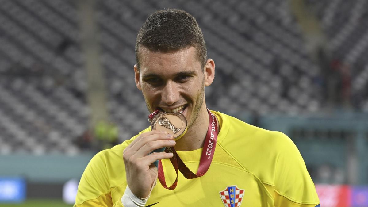 “Manchester United Prepare for Future Goalkeeper: Dominik Livakovic”