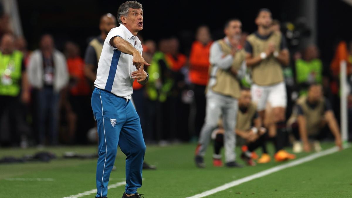 Sevilla FC seeks successor as pressure mounts on coach José Luis Mendilibar