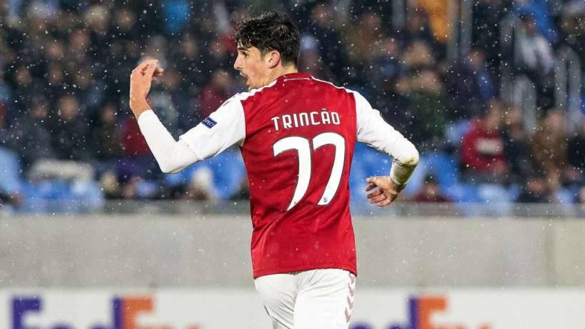 Amtlich Barca Holt Trincao