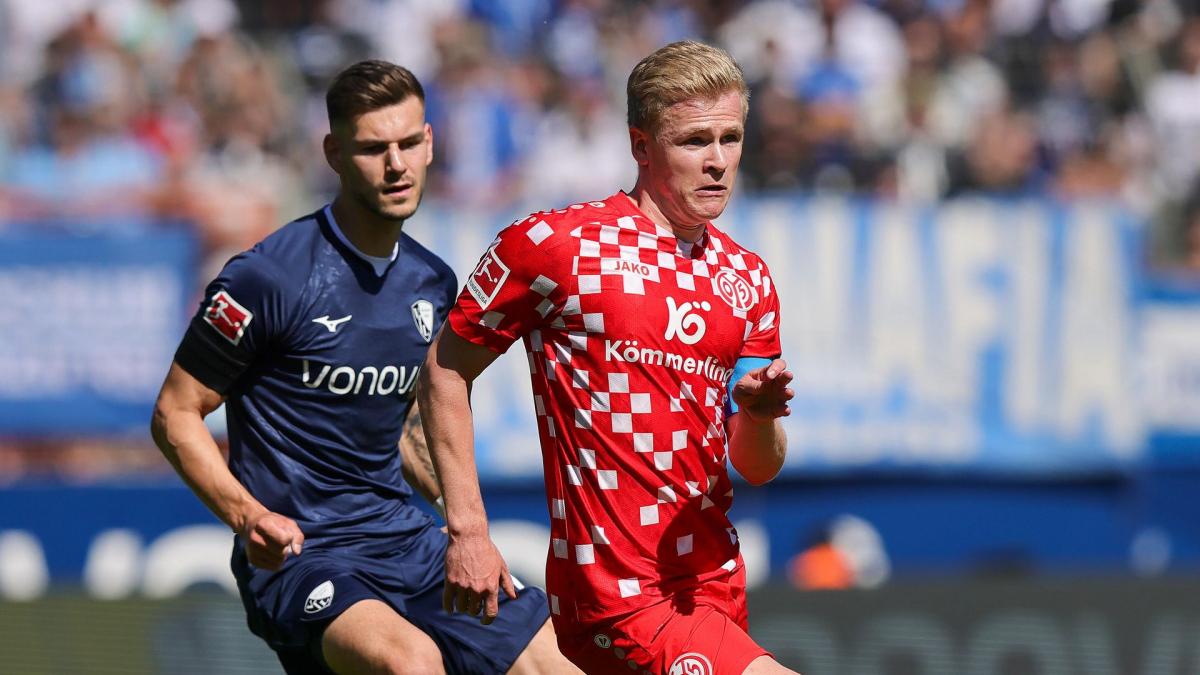Bundesliga-Wechsel-Krau-vor-der-Unterschrift