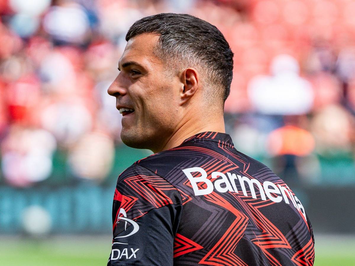 Raven thick caught staring this was more than just