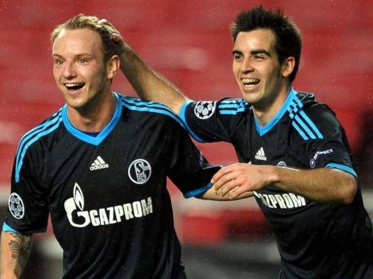 Schalke 04 Rakitic Schwarmt Von Atletico