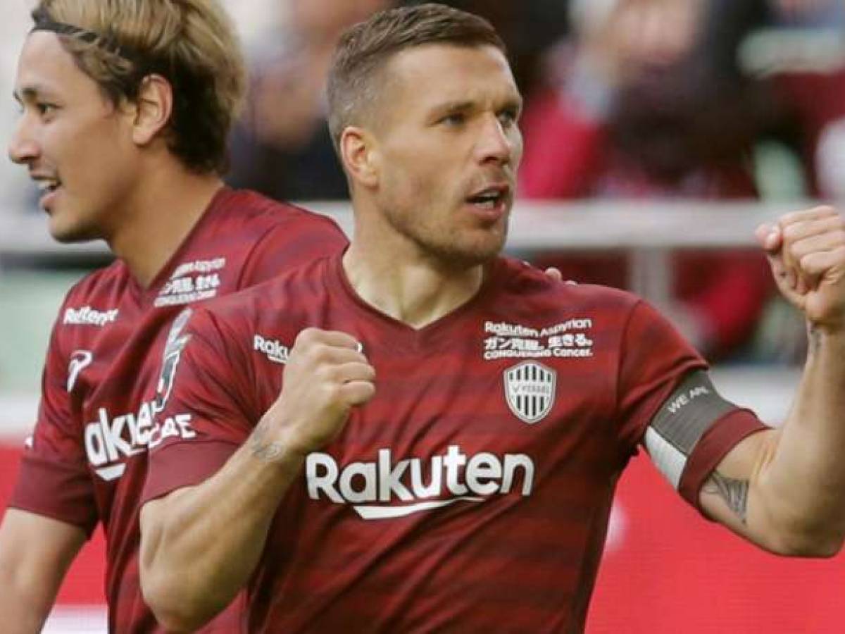 Perfekt Podolski Unterschreibt Bei Antalyaspor