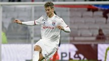 Fulham mit drei späten Deals