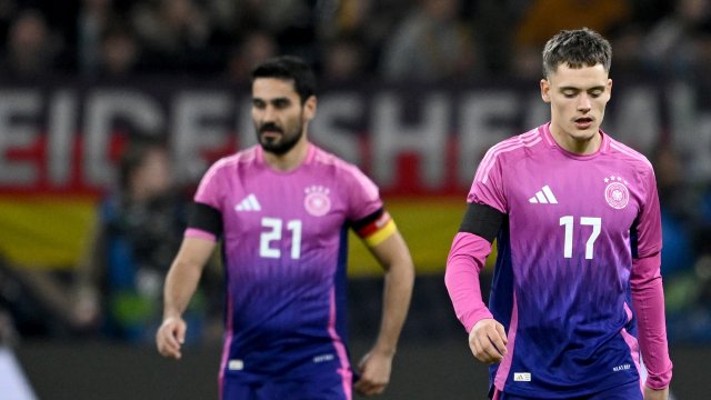 Florian Wirtz (r.) und Ilkay Gündogan
