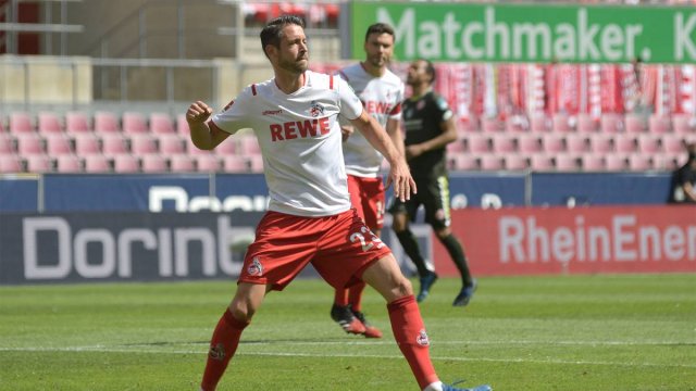 Mark Uth 1920
