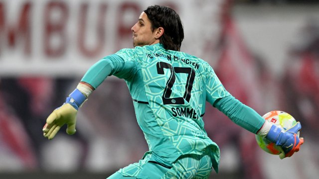 Yann Sommer 2223 3