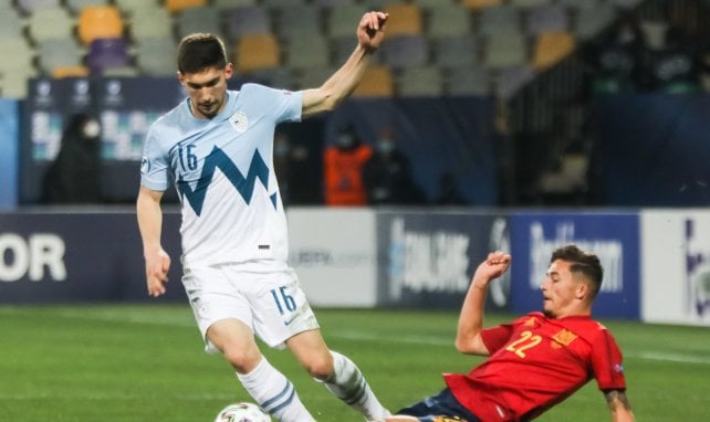 Adam Gnezda Cerin (r.) im Einsatz für Sloweniens U21-Nationalmannschaft 