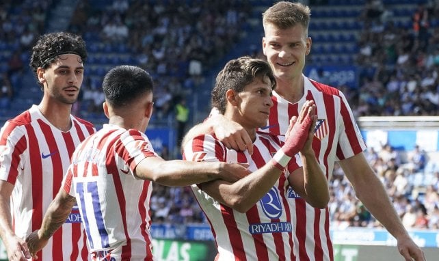 Simeone vor der Unterschrift