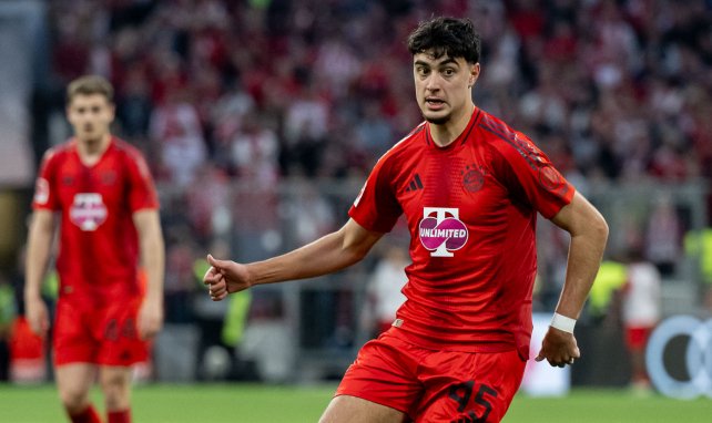 Aleksandar Pavlovic im Trikot des FC Bayern München
