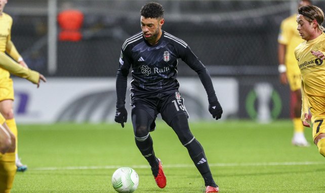 Alex Oxlade-Chamberlain am Ball für Besiktas