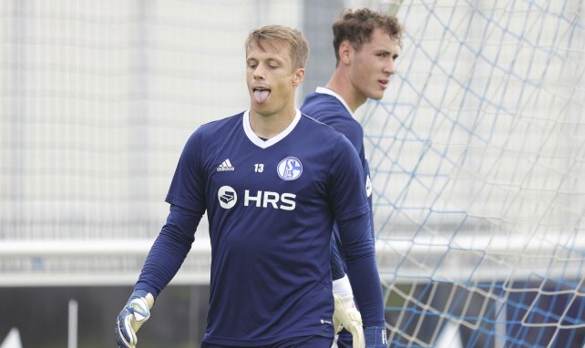 Alexander Schwolow im Schalke-Training