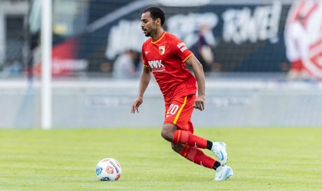 Alexis Claude-Maurice mit enger Ballführung