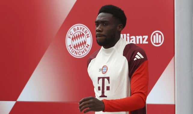 Alphonso Davies an der Säbener Straße