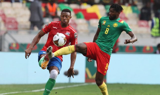 Frank Aguissa für Kamerun am Ball