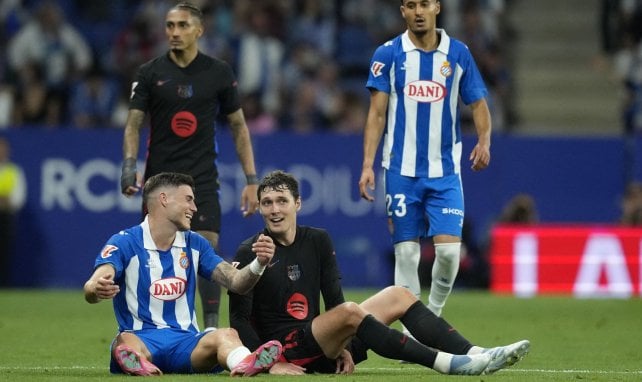 Andreas Christensen sitzt nicht nur auf dem Rasen, sondern auch seinen Vertrag aus