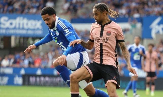 Andrew Omobamidele im Duell mit Bradley Barcola