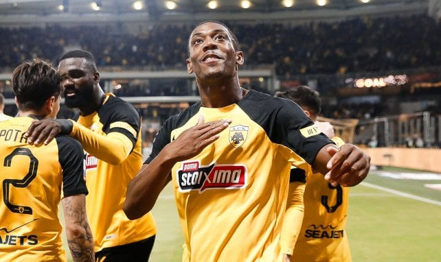 Martial klopft sich auf die Brust