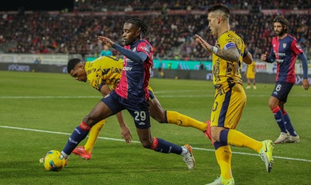 Antoine Makoumbou behauptet den Ball