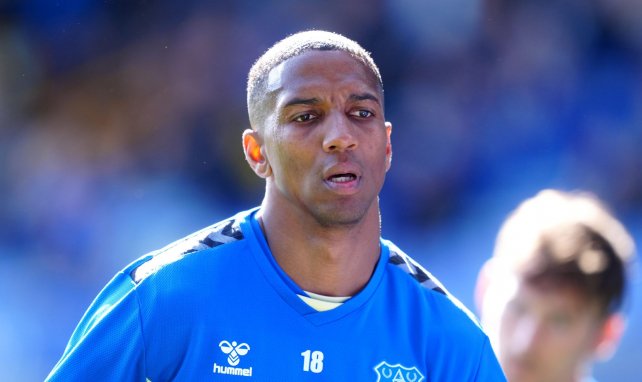 Ashley Young im Everton-Trikot