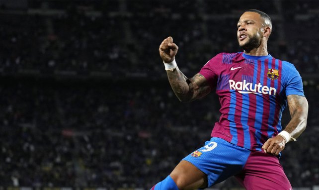 Memphis Depay freut sich über ein Tor