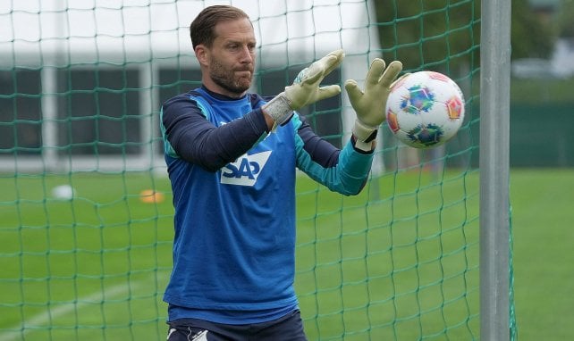 Baumann fängt den Ball