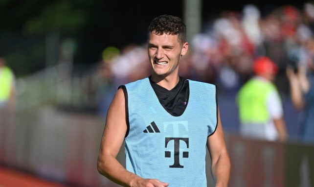 Benjamin Pavard 2324.jpg