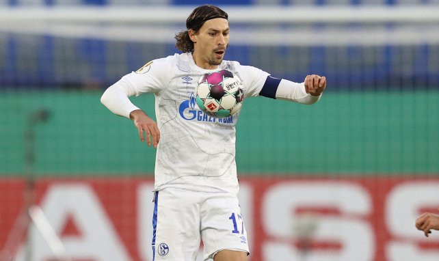 Benjamin Stambouli als Schalke-Kapitän