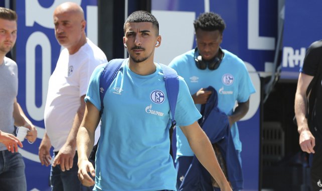 Nassim Boujellab im Dress des FC Schalke 04