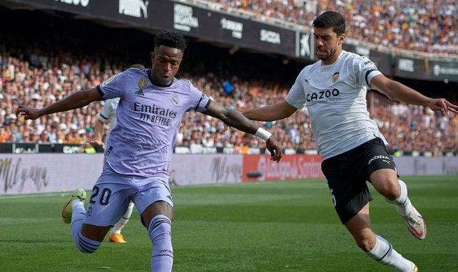 Cenk Özkacar gegen Vinicius Junior