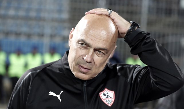 Christian Gross muss lange nachgrübeln.