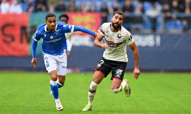 Colin Dagba (l.) vom AJ Auxerre