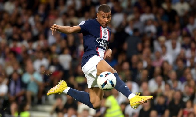 Kylian Mbappé beim Torabschluss