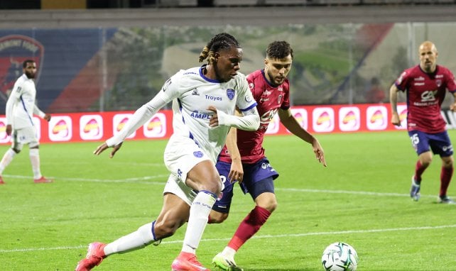 Cyriaque Irié hat den Ball im Visier