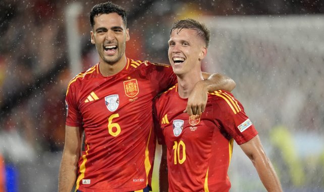 Dani Olmo (r.) mit Mikel Merino