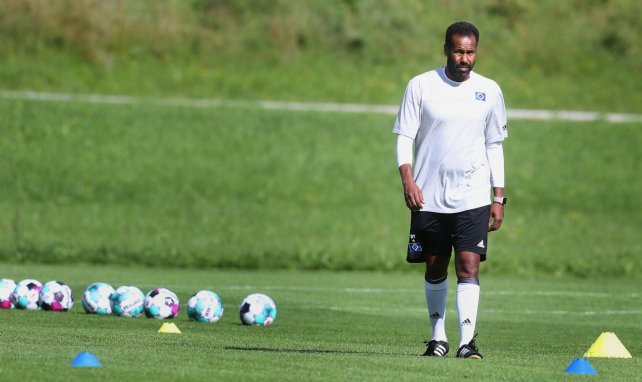 HSV-Cheftrainer Daniel Thioune wünscht sich noch einen Innenverteidiger