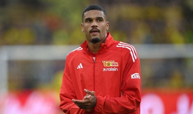 Danilho Doekhi im Trainingsanzug