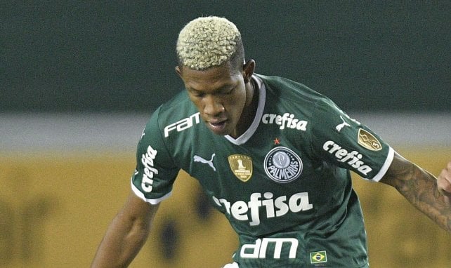 Danilo im Trikot von Palmeiras