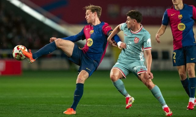 Frenkie de Jong für den FC Barcelona am Ball