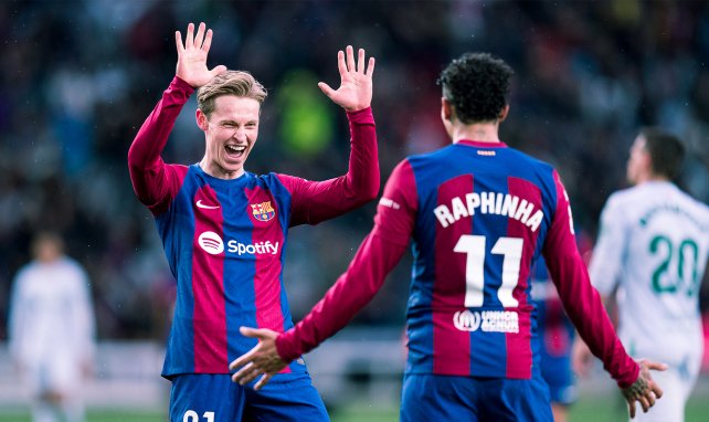 Frenkie de Jong jubelt mit Raphinha