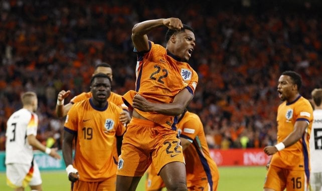 Denzel Dumfries jubelt für Oranje