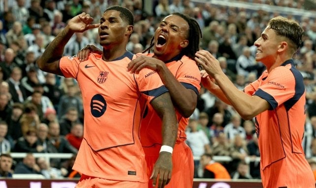 Marcus Rashford und Jules Koundé jubeln