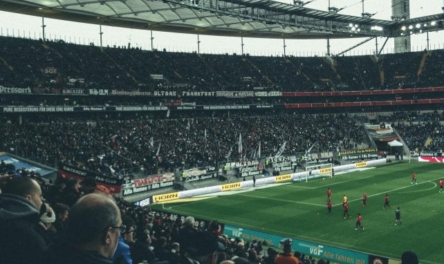 Eintrachts Gebuhr bekommt Profivertrag