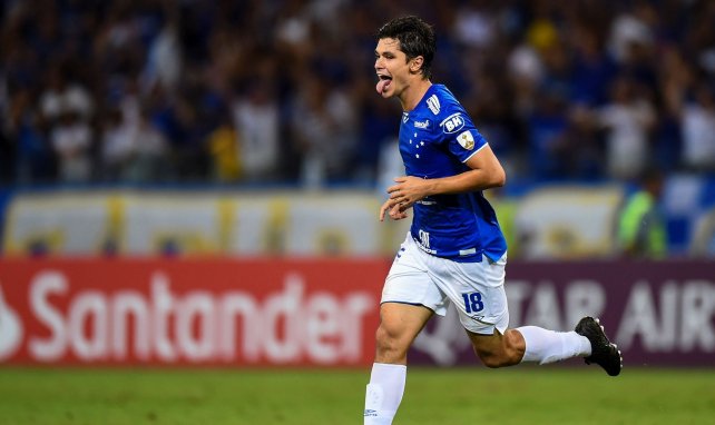 Dodô jubelt über einen Treffer für Cruzeiro Belo Horizonte