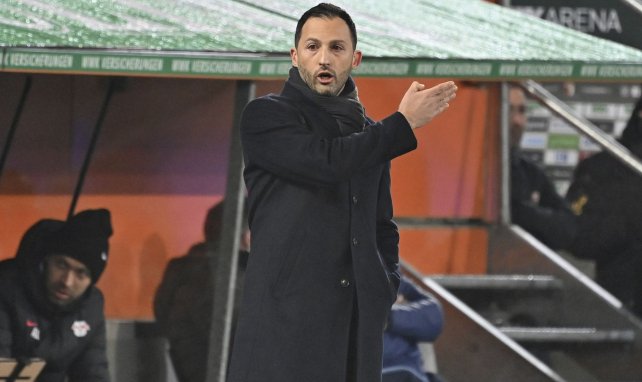 Domenico Tedesco wirkt unzufrieden gegen den FC Augsburg