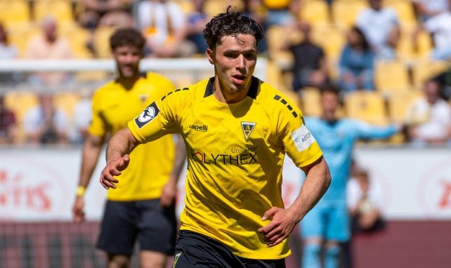 Soufiane El-Faouzi am Ball für die Alemannia