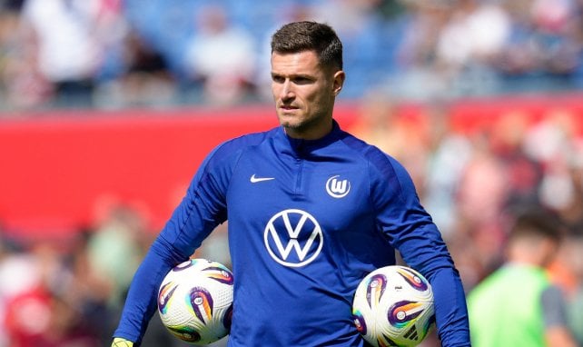 Pavao Pervan hat zwei Bälle unter dem Arm